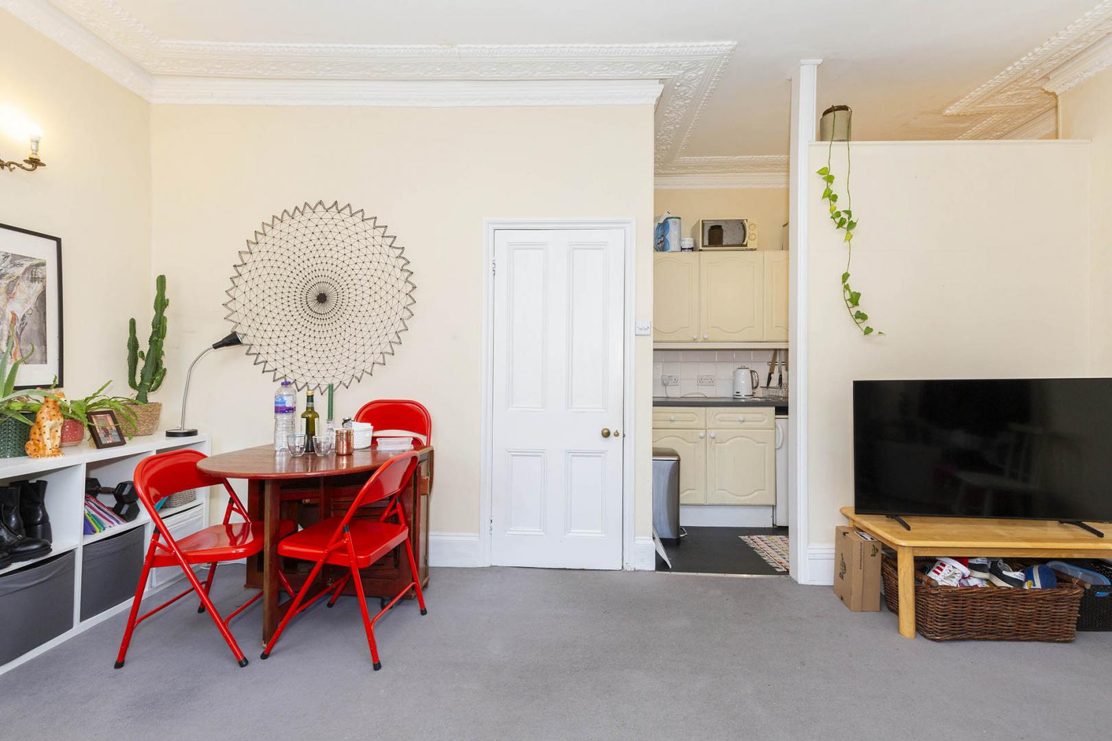 			1 Bedroom, 1 bath, 1 reception Flat			 Blythe Road, KENSINGTON OLYMPIA